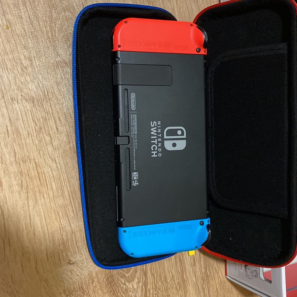 Brand new Nintendo switch 2017 - Picture 2 of 9